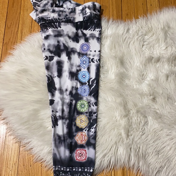 Onzie cropped chakra tie dye leggings - Picture 3 of 3